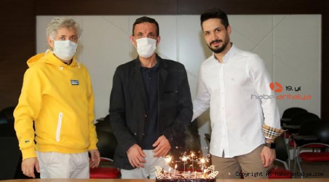 Uğur Acar, yeni yüzüyle 9 yılı geride bıraktı