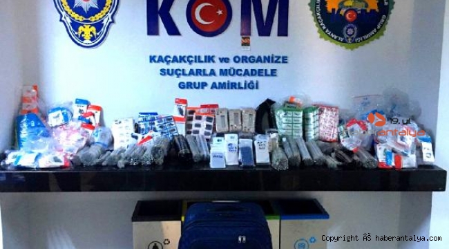 Valizden kaçak parça ve aksesuar çıktı