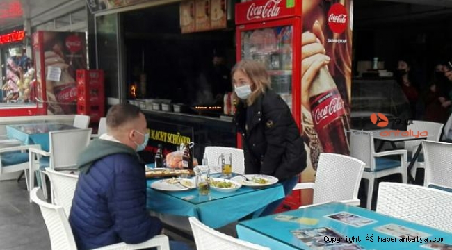 Yasağa rağmen turiste servis açan lokantacıdan ilginç savunma