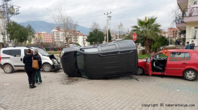 Zincirleme kazada anne-oğul yaralandı