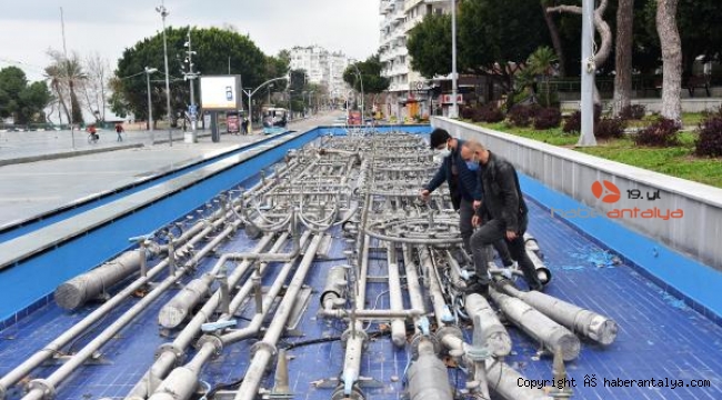 Antalya'da süs ve gösteri havuzunun 135 fıskiyesi çalındı