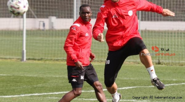 Antalyaspor geriye düştüğü maçları kazanamıyor, öne geçtiği maçları da kaybetmiyor