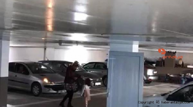 Bina görevlisine 'fakirlik iğrençtir' diye hakaret eden öğretmene ne ceza verildi ?