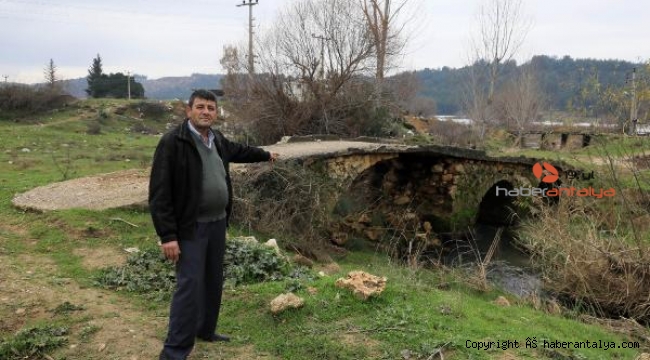 Büyük İskender'in geçtiği söylenen köprüye, traktörlerin geçmesi için beton döküldü