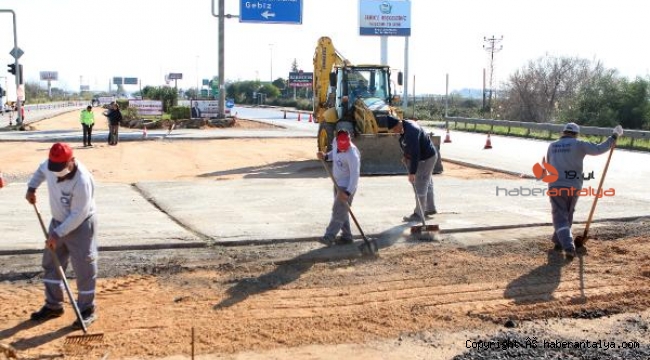 Büyükşehir Serik Caddesi Gebiz Yolu kesişim kavşağını düzenliyor