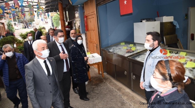 Dere Finike ve Kumluca esnafını dinledi
