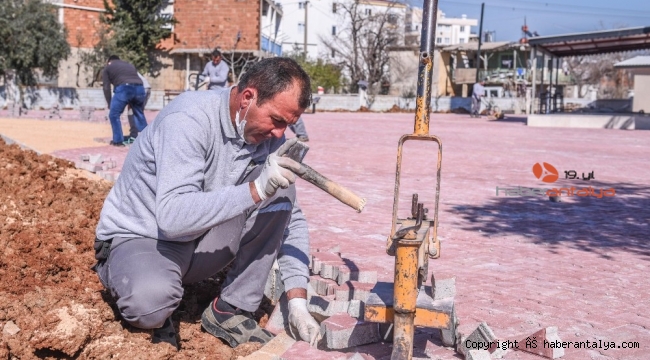 Kepez camilerin bahçesini güzelleştiriyor