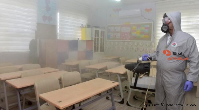 Kepez'de okullar dezenfekte edildi