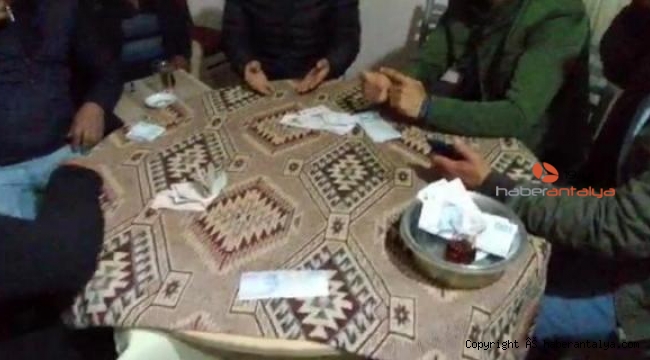 Kumarhaneye dönüştürülen eve baskında 14 kişiye 66 bin 878 lira para cezası !