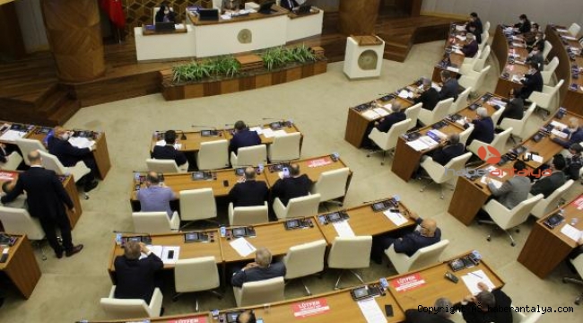 Mecliste tansiyon yüksekti. Antalya kaderine mi terk edildi ?