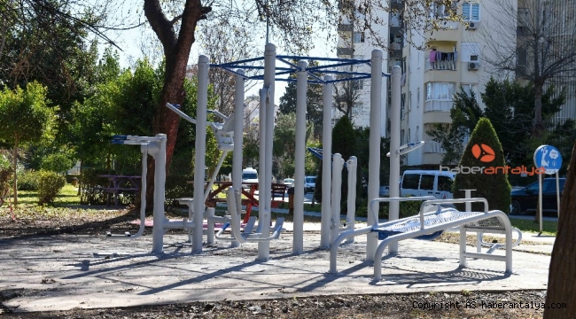 Muratpaşa'da yangında zarar gören park yenilendi