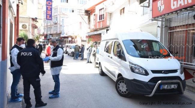 Pansiyondaki odasında ölü bulundu