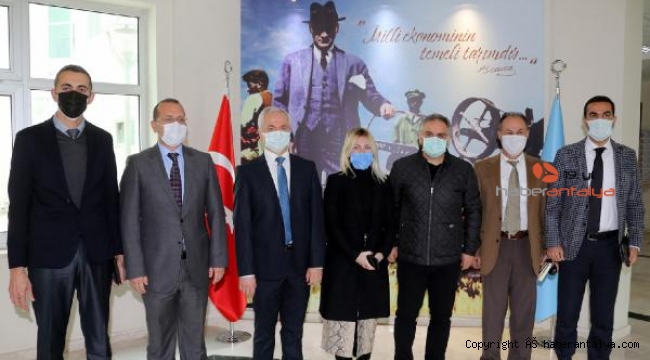 Rektör Özkan, Ziraat Fakültesi'ni ziyaret etti