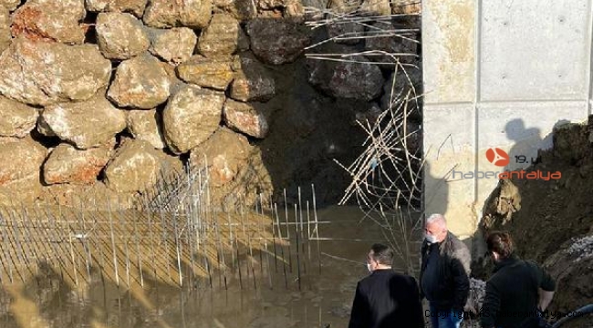Suyu boşaltmak isterken akıma kapılıp, öldü