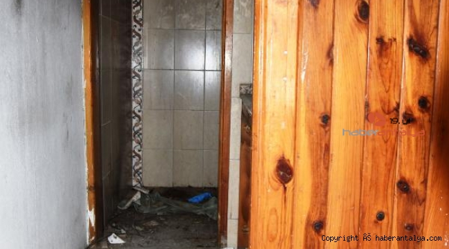Tavan arasında çürümüş halde bulunan cesedin sırrı araştırılıyor