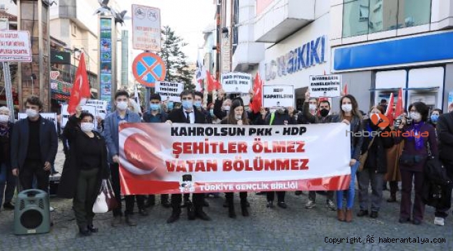 TGB'den, 13 şehit için saygı duruşu