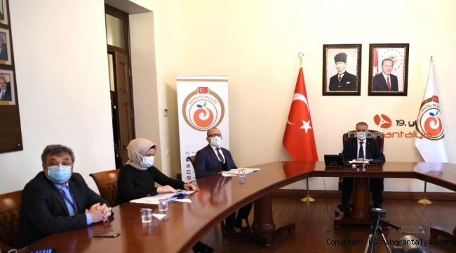 "Hem Antalya'mızı hem de ülkemizi zora sokmayalım"