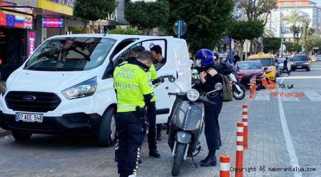 Alanya'da polisten trafik denetimi