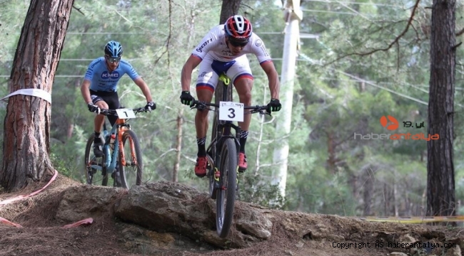 Alanya'da zorlu yollarda 101 sporcu pedal çevirdi