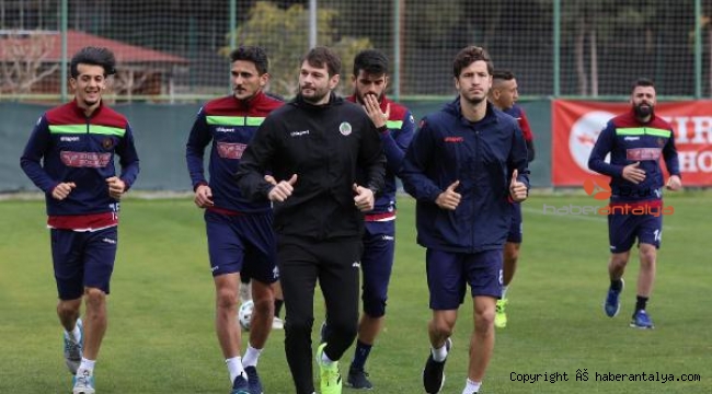Alanyaspor derbiyi kazanıp, finale çıkmak istiyor. işte muhtemel 11