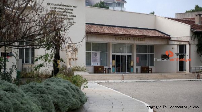 Antalya Müzesi Müdürü Demirel görevine geri döndü