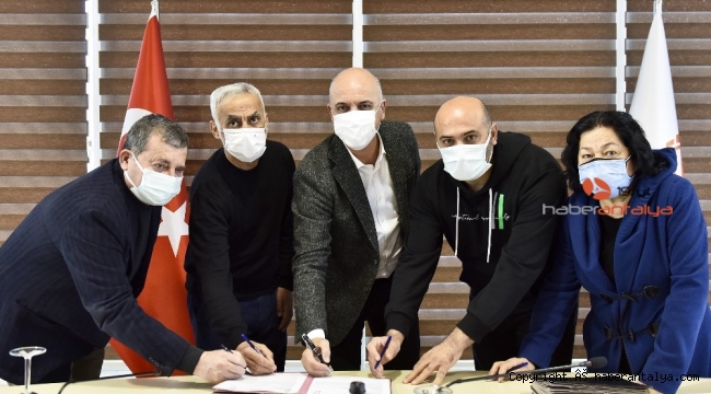 Antalya OSB helalleşerek büyüyor