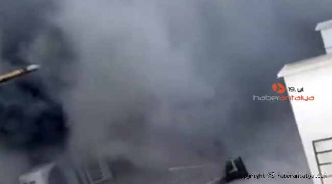 Antalya'da korkutan yangın; terasa çıkıp yardım istediler
