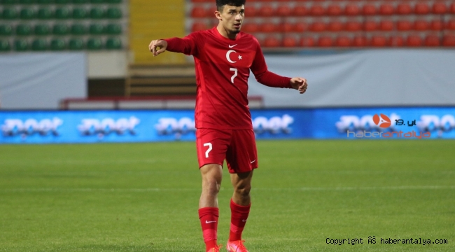 Antalyaspor'a genç yıldızından kötü haber !