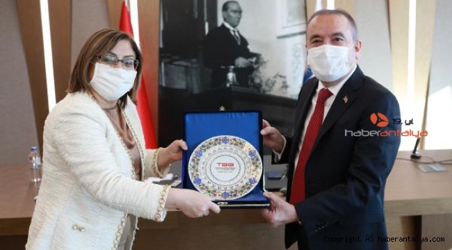 Başkan Şahin'den Başkan Böcek'e nezaket ziyareti