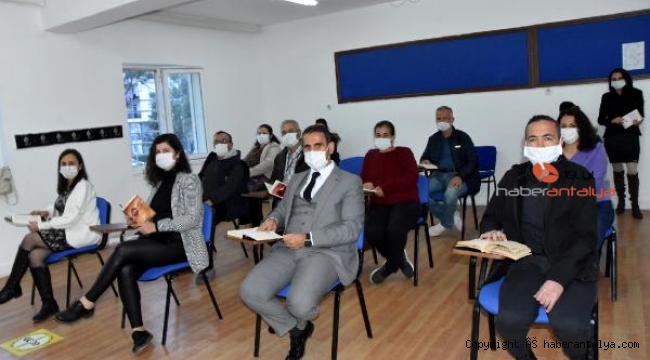 Bu kursta kursiyerler okuyor