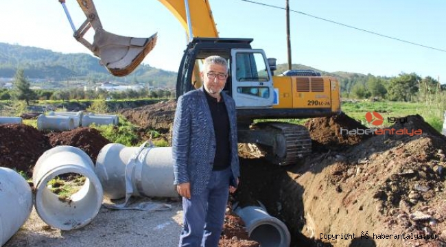 Büyükşehir Kumluca'da yağmur sularını kontrol altına alıyor