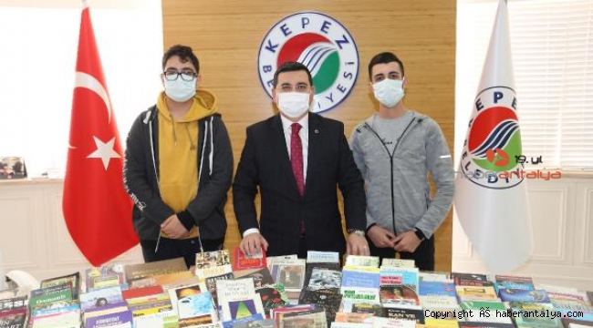 Cemil Meriç'e kitap bağışı sürüyor