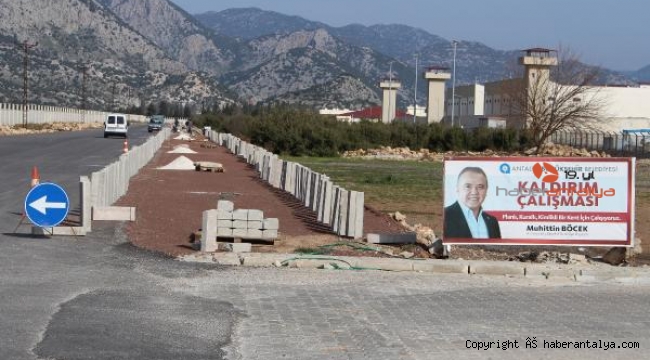 Döşemealtı Kırkgöz yoluna kaldırım çalışması