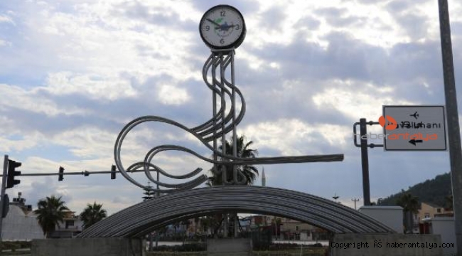 Gazipaşa'da Osmanlı tuğrası tartışması: Biz Osmanlı kasabası değiliz !
