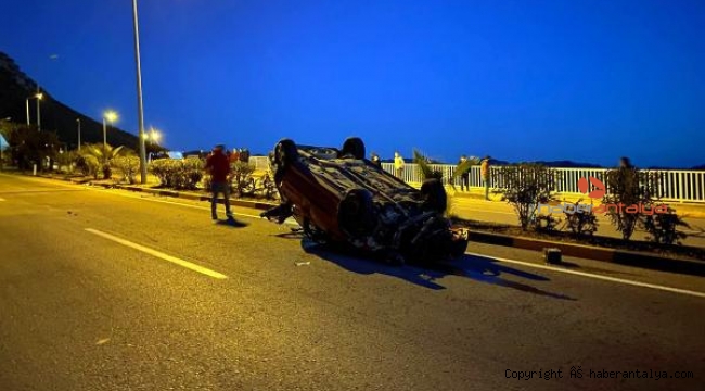 Kayalıklara çarpan otomobilden fırlayan Burcu, öldü