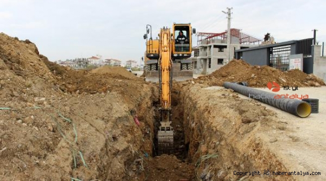 Manavgat'ta yeni imar bölgelerine kanalizasyon
