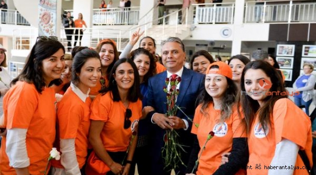 Muratpaşa'da kadın çalışanlar izinli