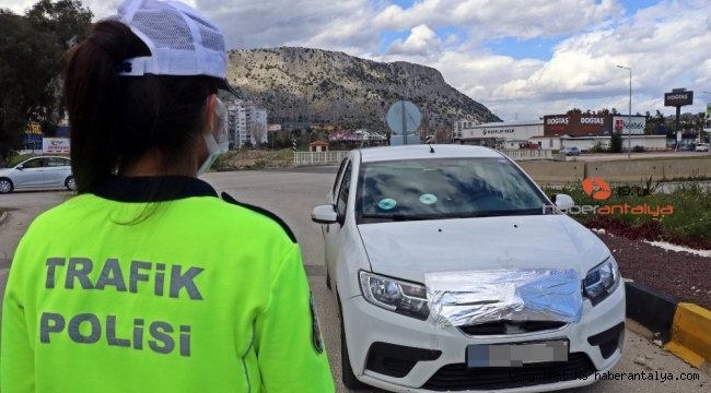 Radar kurnazlarının CD, alüminyum folyo ve saç spreyi oyunlarına trafik polislerinden uygulamalı yanıt
