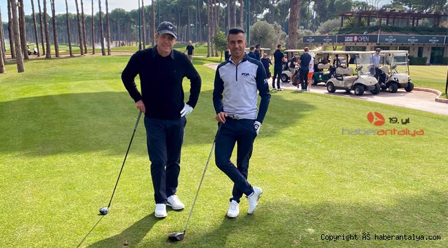 Ünlü aktör Hugh Grant ve ailesi Antalya'da