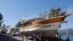 Yatlar ve balıkçı tekneleri yeni turizm sezonuna hazırlanıyor