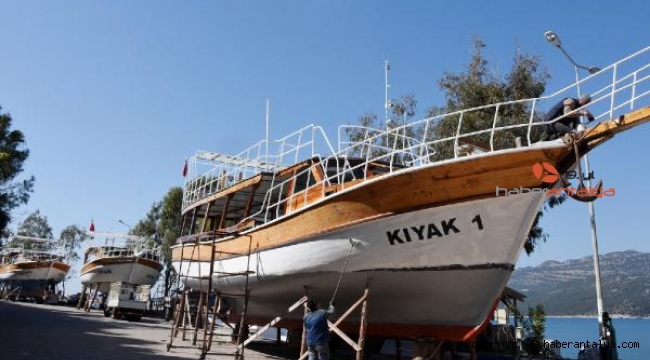 Yatlar ve balıkçı tekneleri yeni turizm sezonuna hazırlanıyor