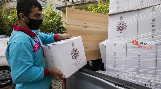 Alanya Belediyesi ramazan paketlerini dağıtmaya başladı