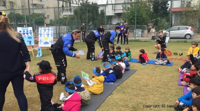 Ana okulu öğrencilerine polislik mesleğini anlattılar