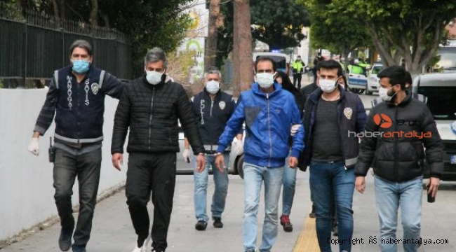 Antalya'da telefonla dolandıran 3 şüpheli İzmir'de yakalandı