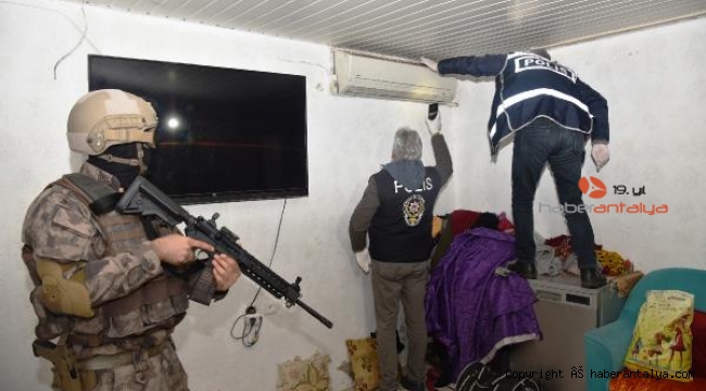 Antalya'da, 'uyuşturucu ticareti' davasının 210 sanığı hakim karşısında