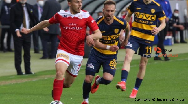 Antalyaspor atamadı, yedi, hasret 6 haftaya çıktı