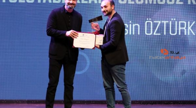 AÜ öğrencisine 'En İyi Belgesel Film' ödülü