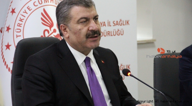 Bakan Koca: "Yaz döneminde 18 yaş üstü herkesin aşılanması çabası içindeyiz"