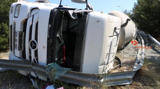 Beton mikseri devrildi, sıkışan sürücü için itfaiye seferber oldu