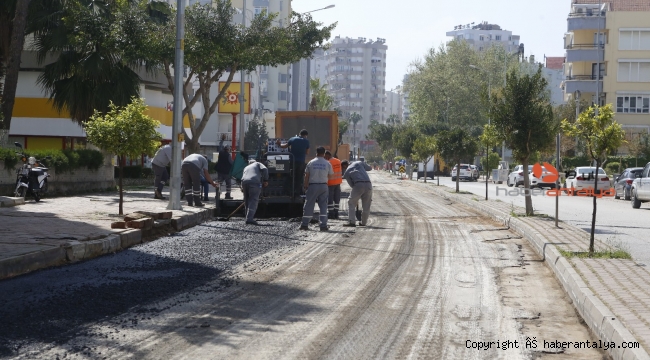 Çınarlı Caddesi'ne sıcak asfalt çalışması